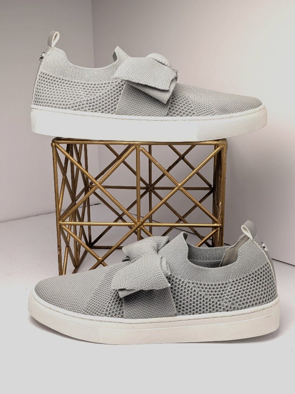 Bandolino BNBryce2 Gray Bow Slip‑On Flats Sneaker Sole— Size 6 — NEW (No Box)